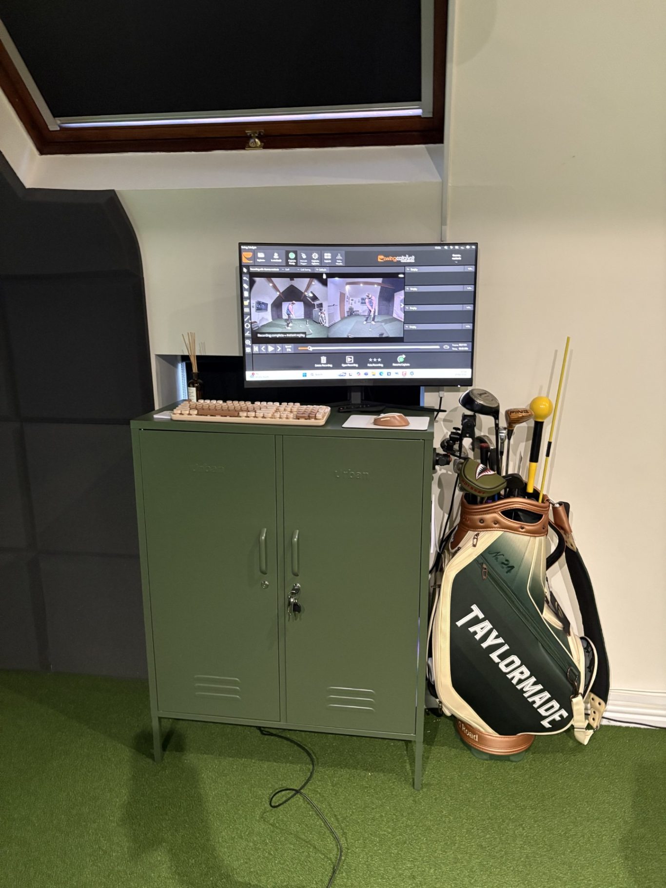 golf ball data on golf lessons with pga professional thomas rowland here at Cheshire West Golf Academy